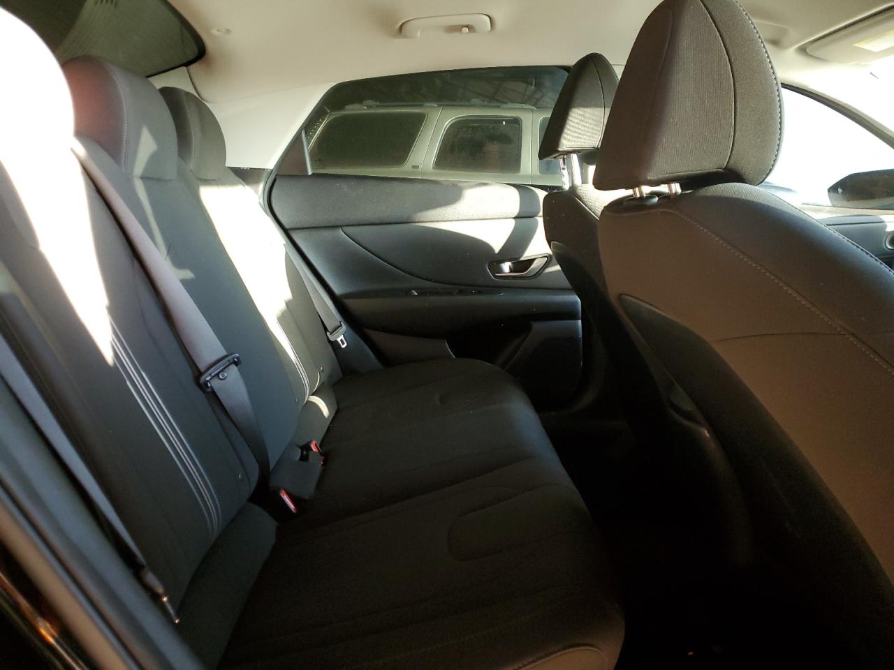 2023 Hyundai Elantra - Image 10