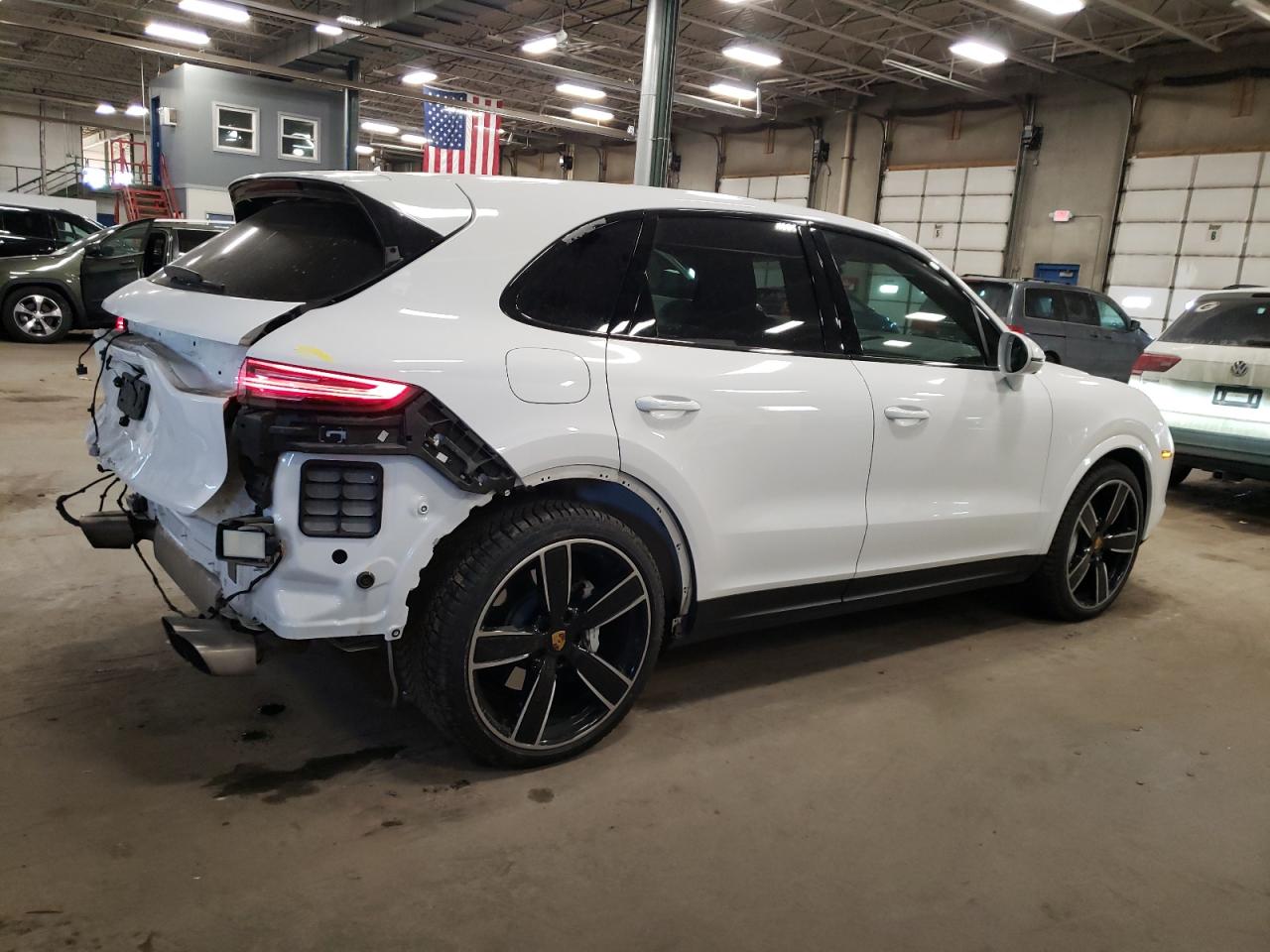 2020 Porsche Cayenne - Image 3
