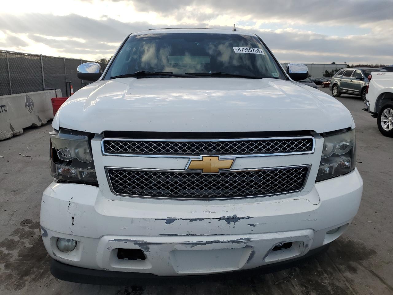 VIN 1GNSKKE76DR177715 2013 CHEVROLET SUBURBAN no.5