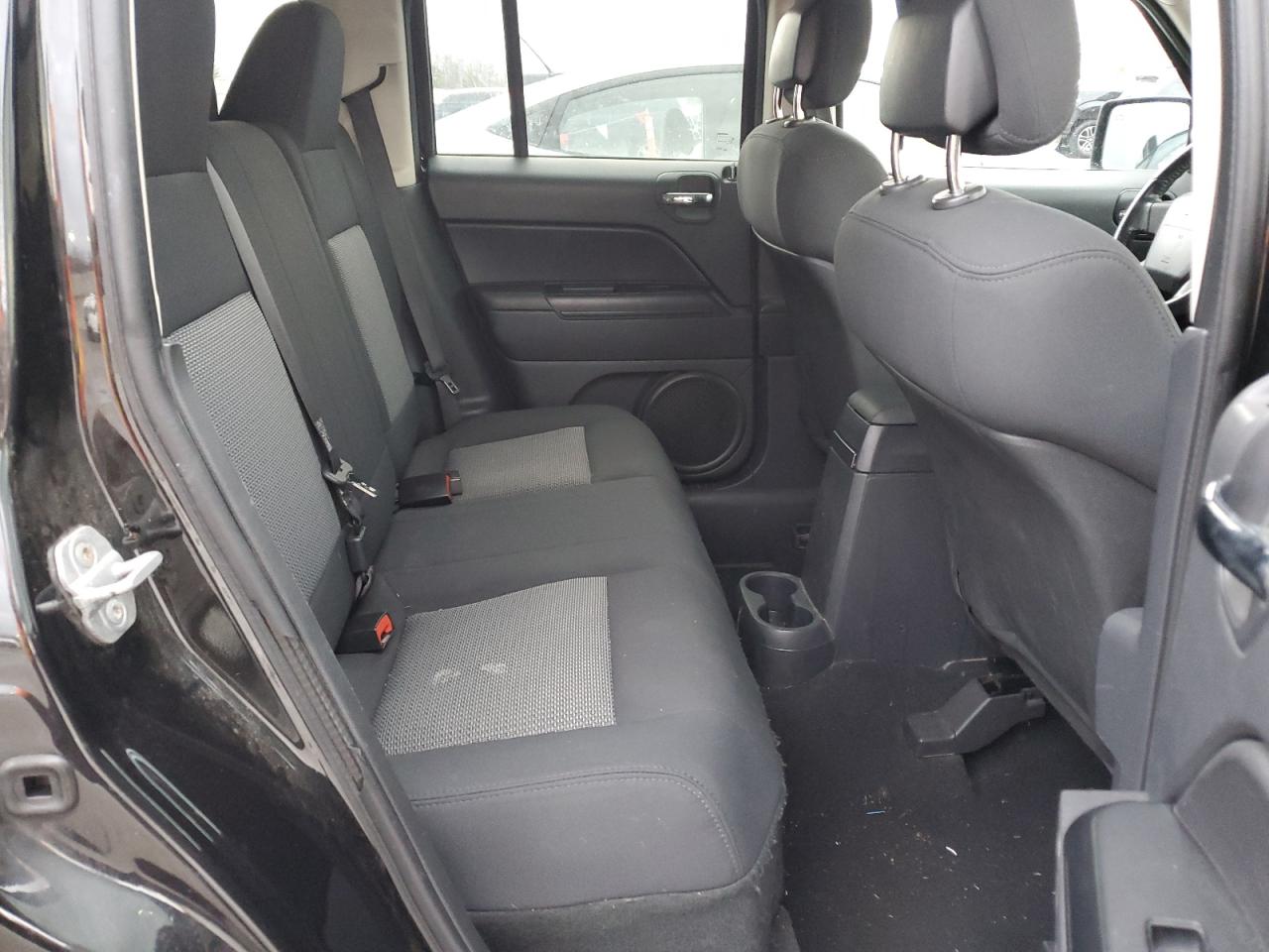 2010 Jeep Liberty (Patriot) - Image 11