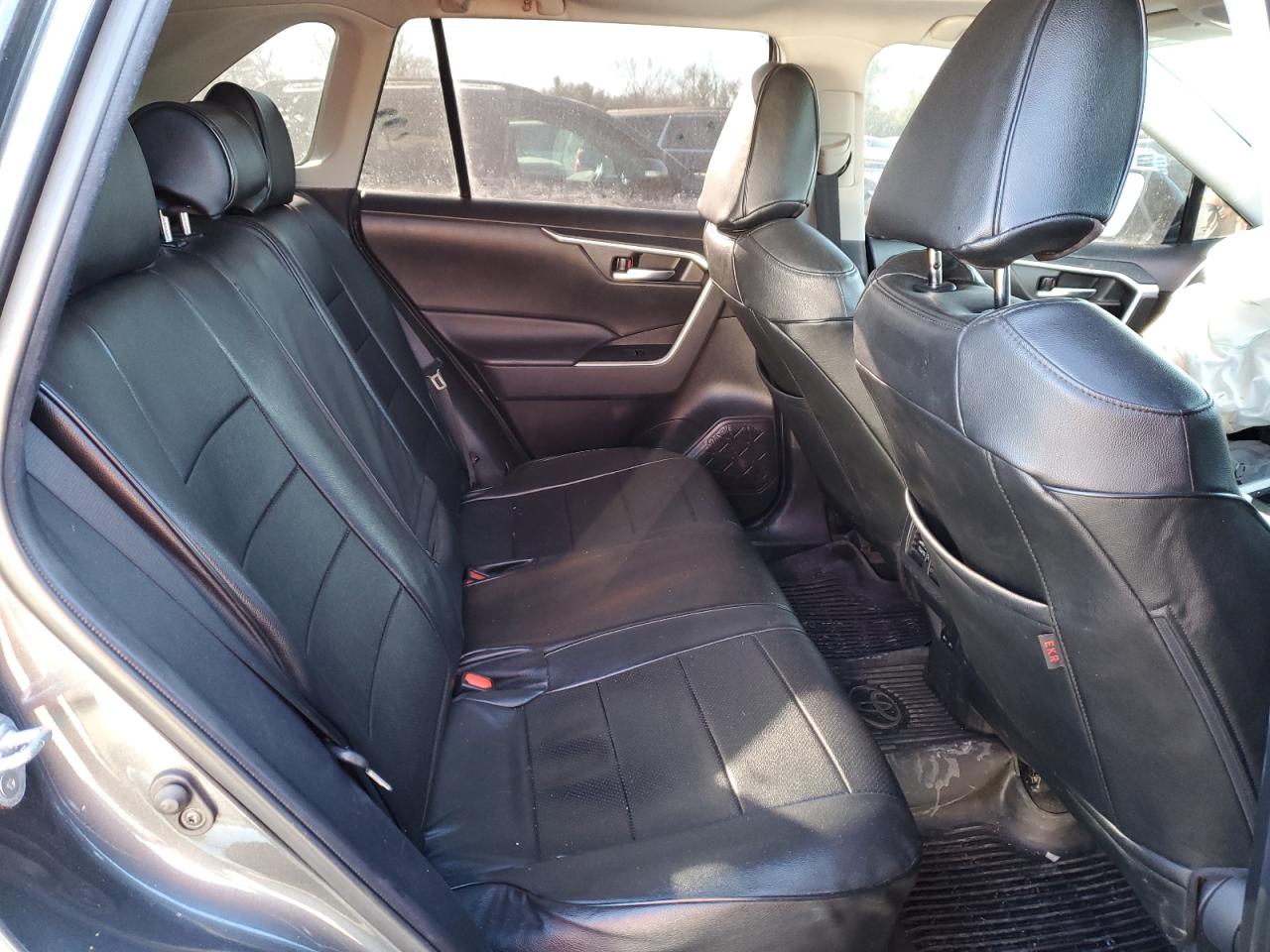 2022 Toyota RAV 4 - Image 11