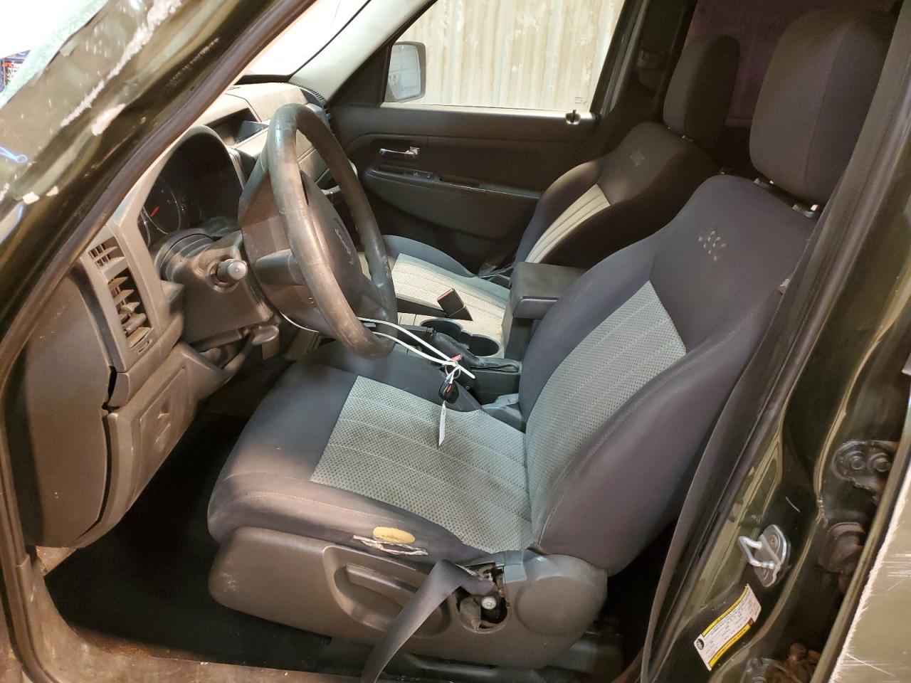 2009 Jeep Liberty (North America) - Image 7