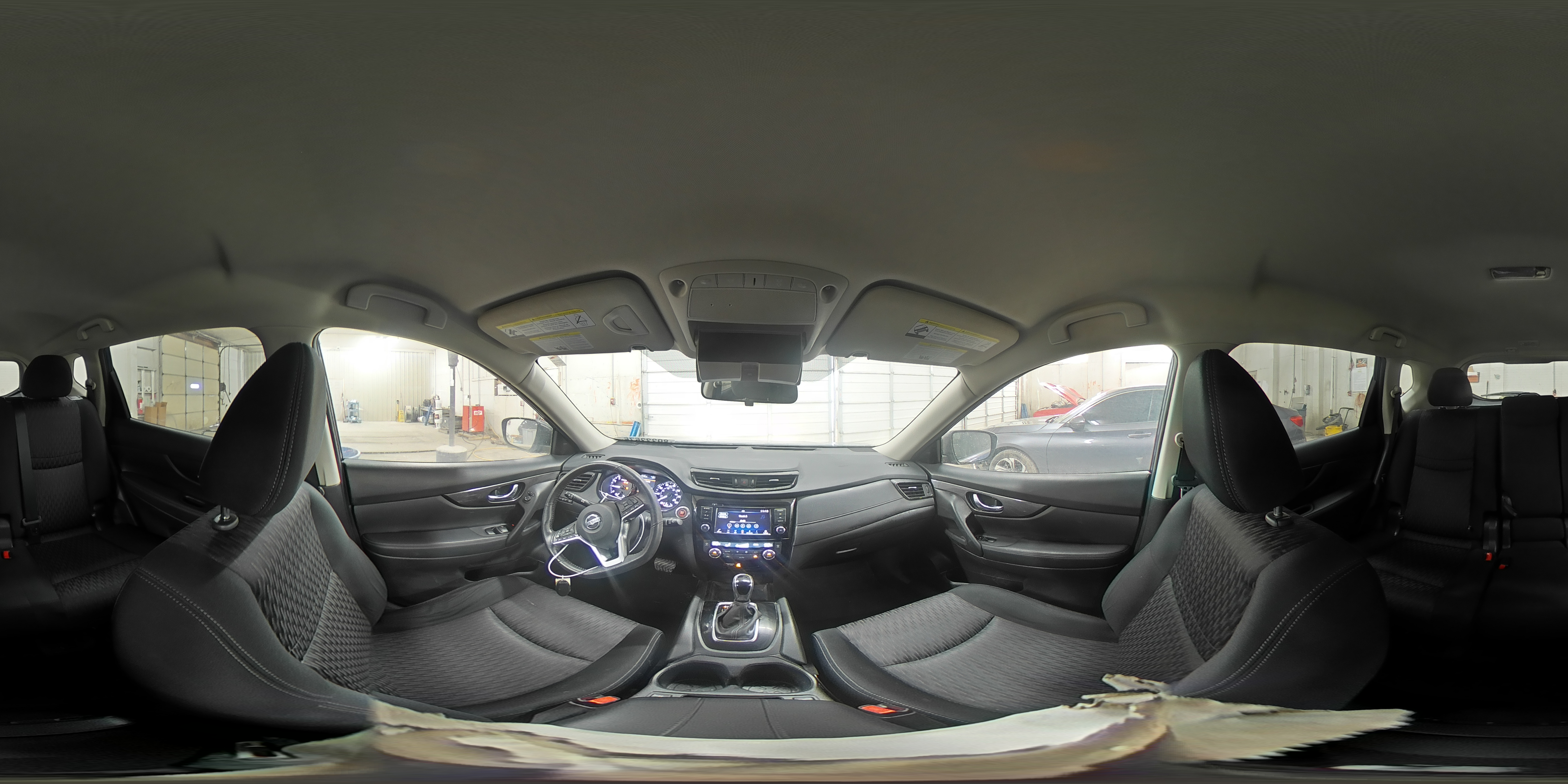 2018 Nissan Rogue - Image 15
