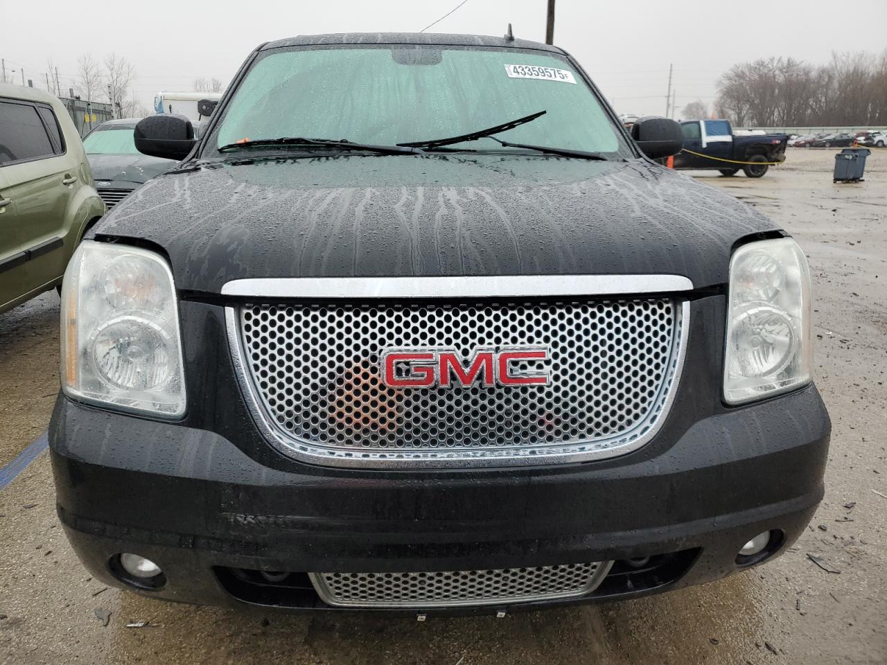 2011 GMC Yukon - Image 5