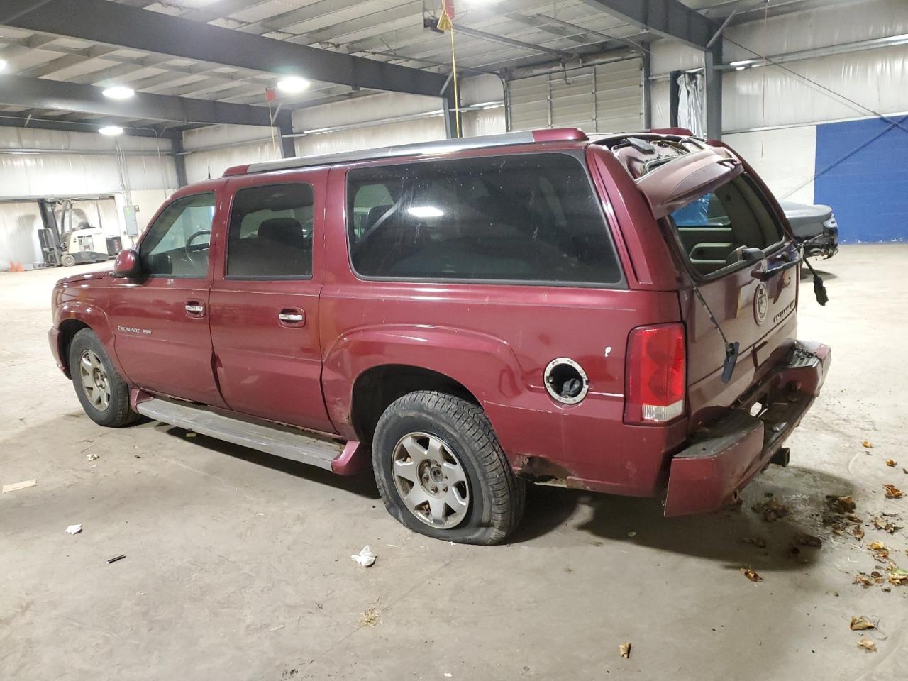 2005 Cadillac Escalade - Image 2