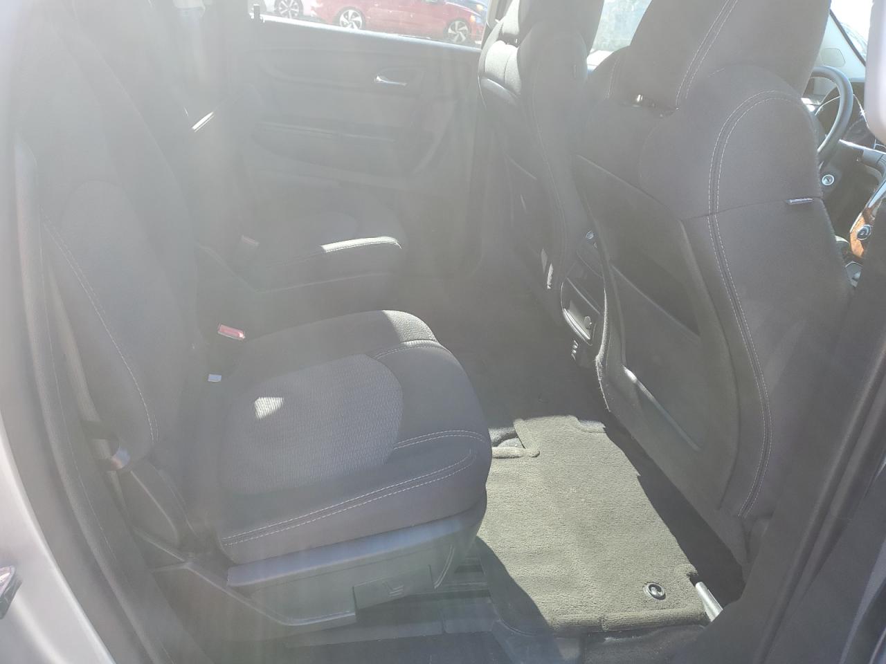 2014 Chevrolet Traverse - Image 11