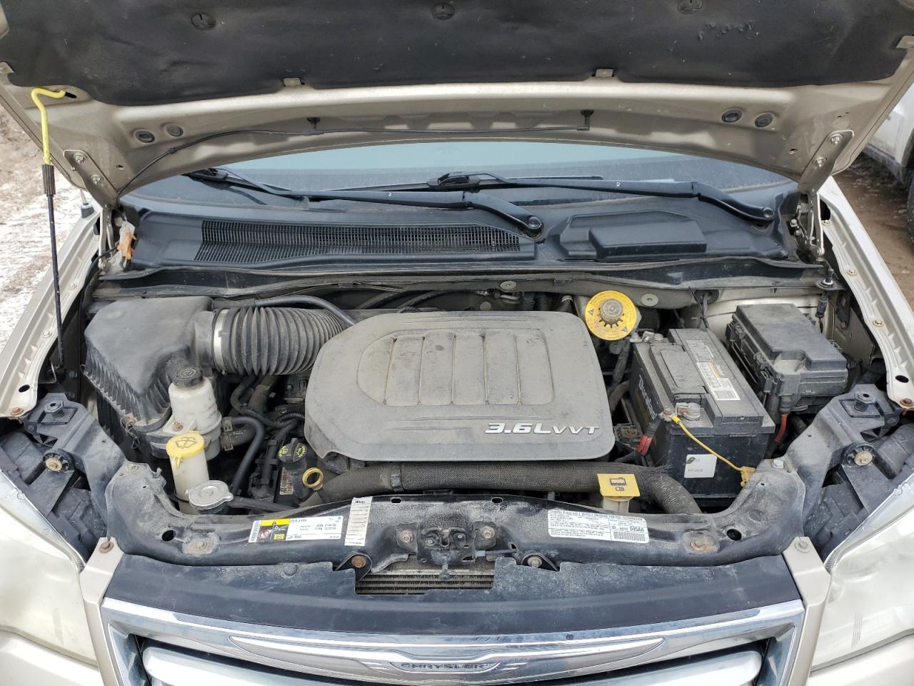 2013 Chrysler Town & Country - Image 12