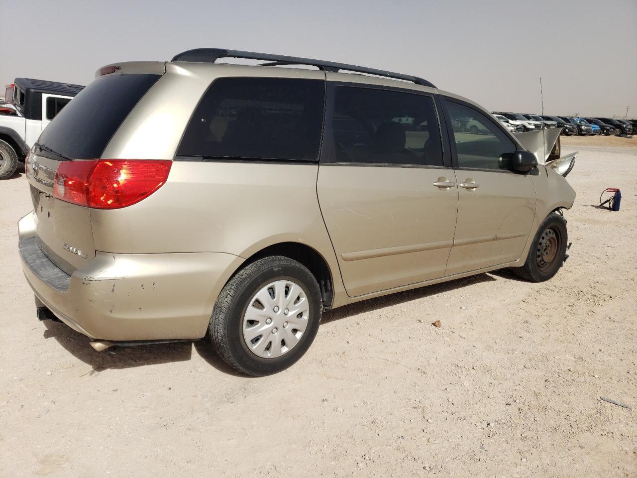 2010 Toyota Sienna - Image 3