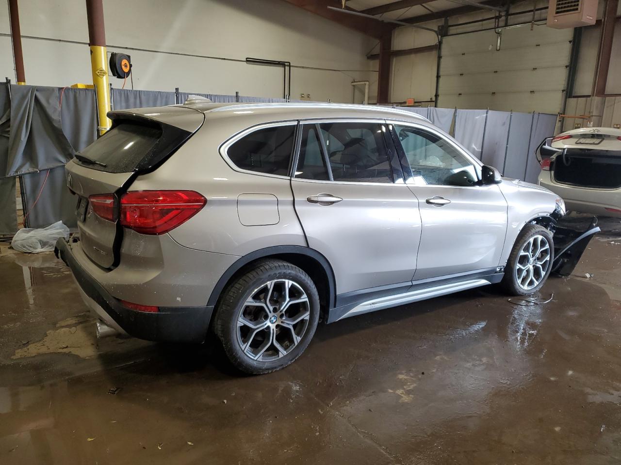 2022 BMW X1 - Image 3