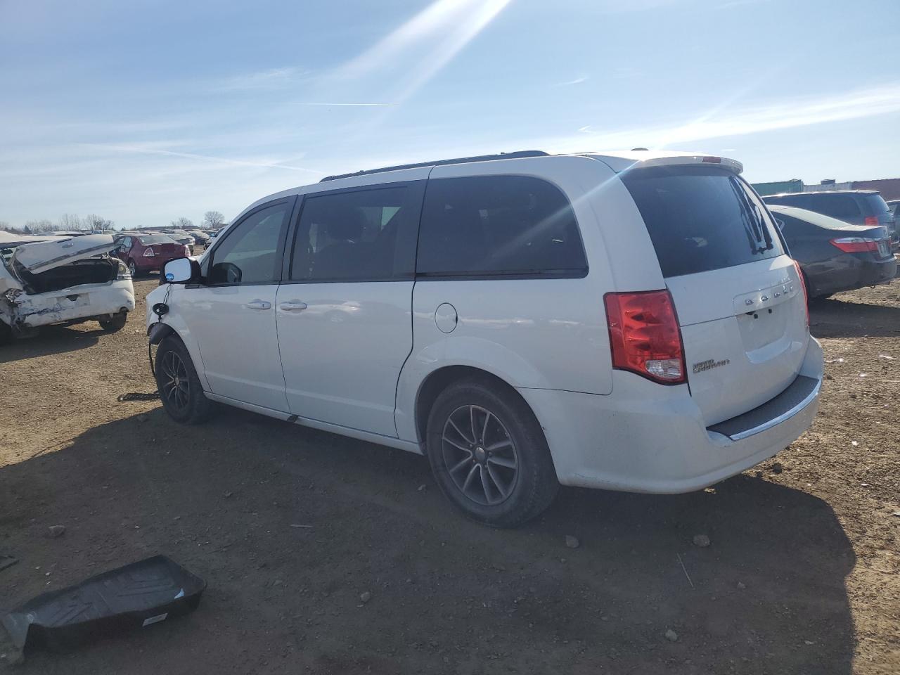 2018 Dodge Caravan - Image 2