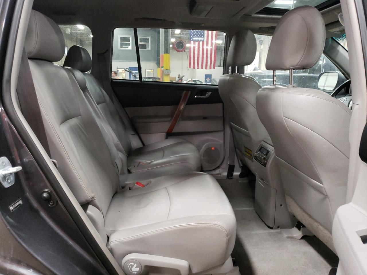 2008 Toyota Highlander - Image 11