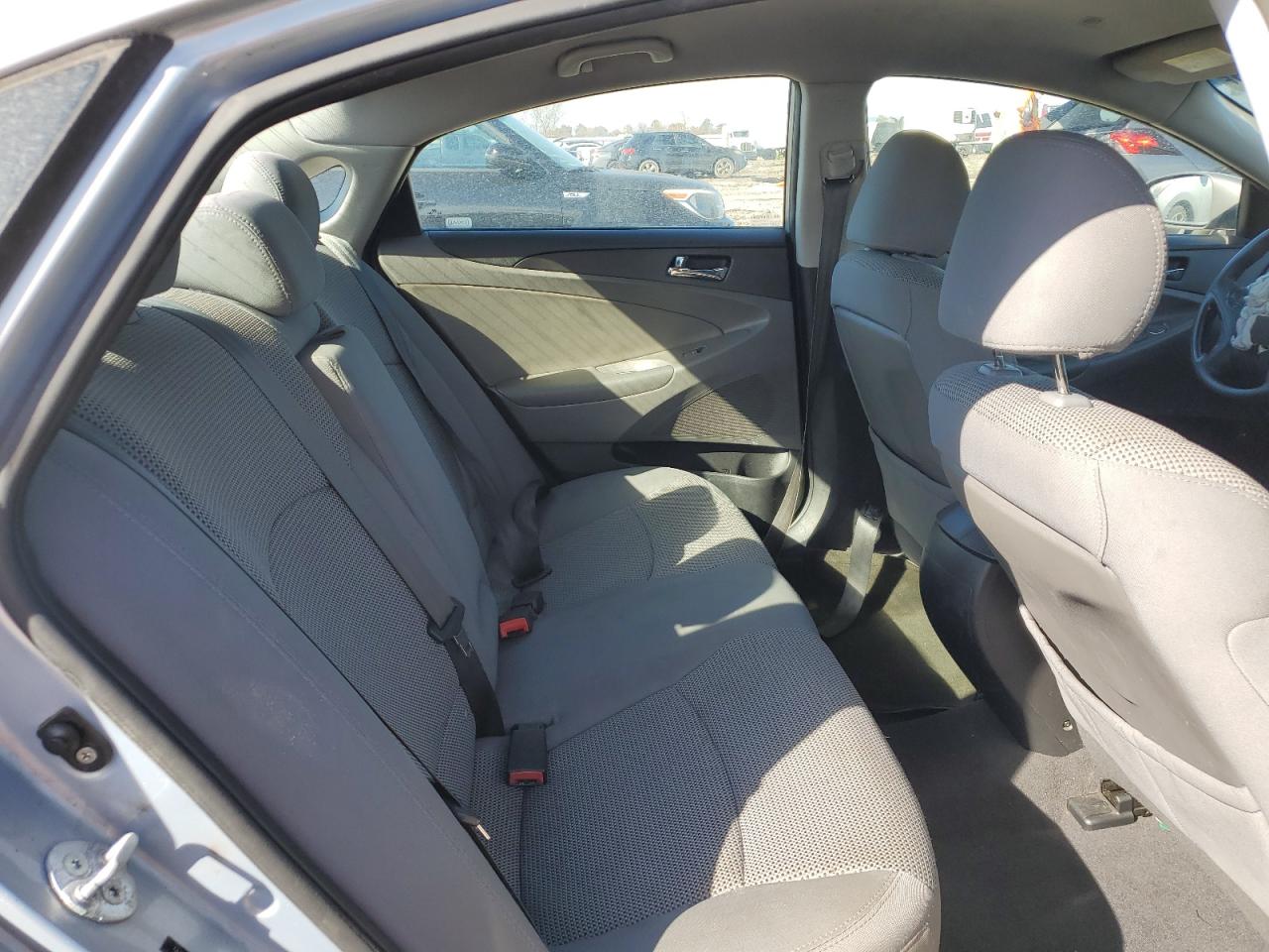 2011 Hyundai Sonata - Image 10
