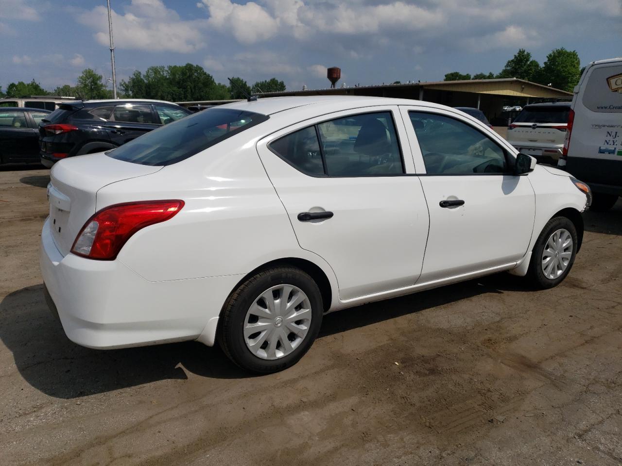 VIN 3N1CN7AP3JL865247 2018 NISSAN VERSA no.3