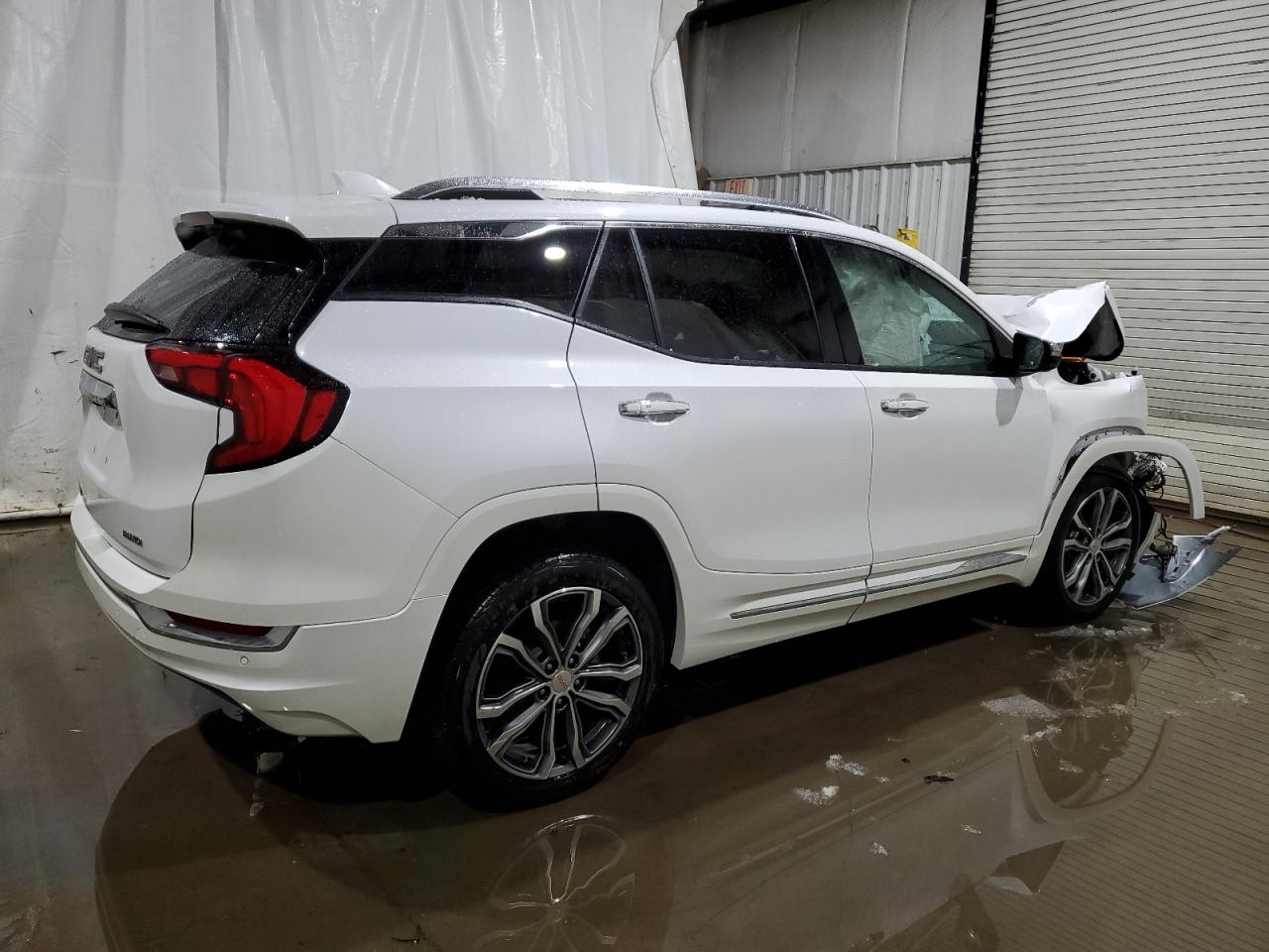 2021 GMC Terrain - Image 3