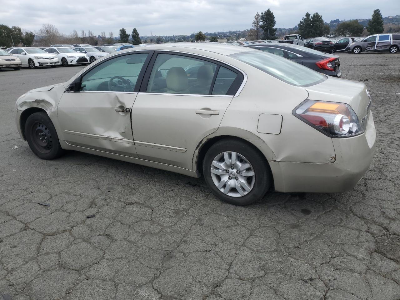 2009 Nissan Altima - Image 2