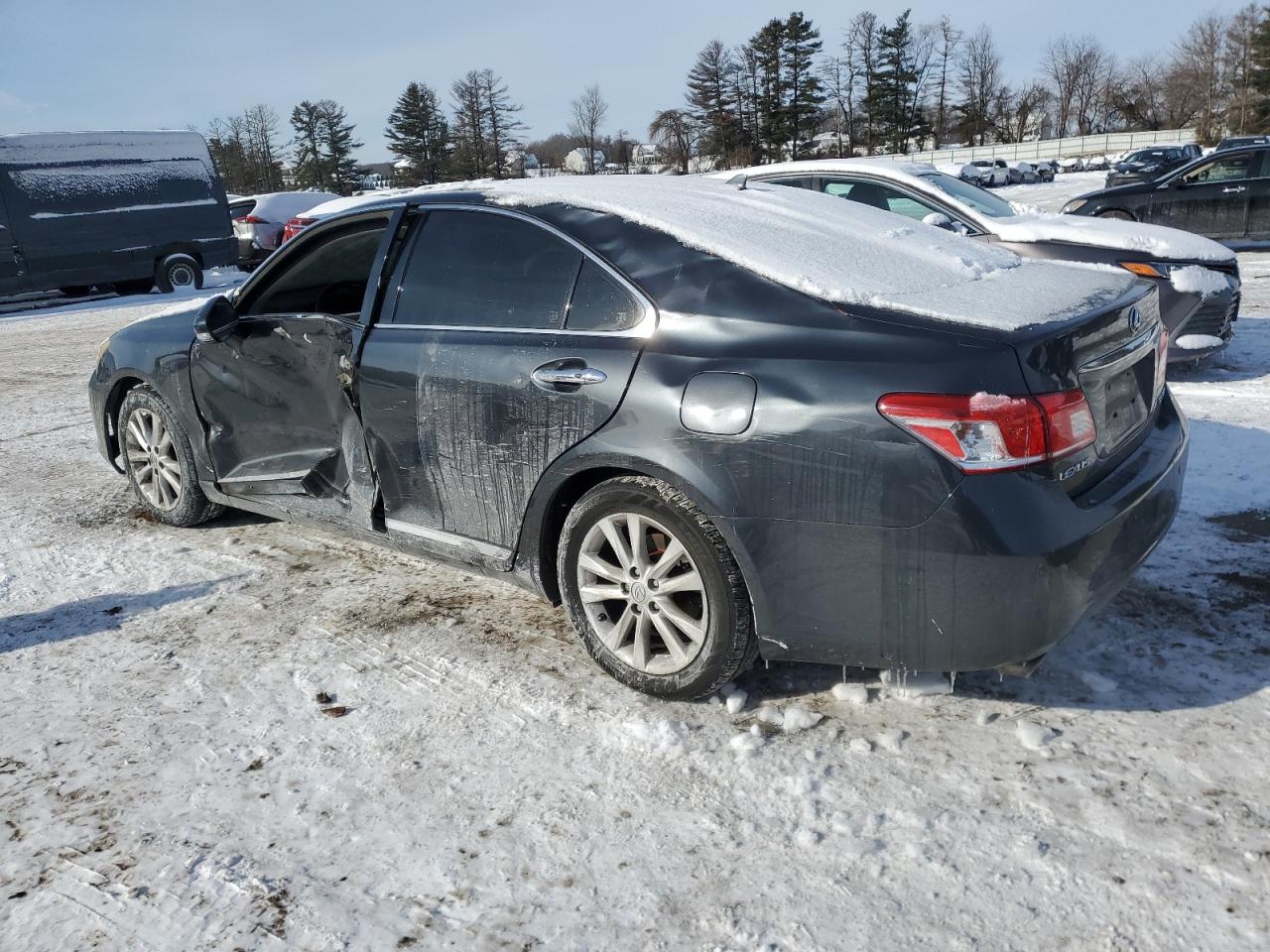 2010 Lexus ES - Image 2