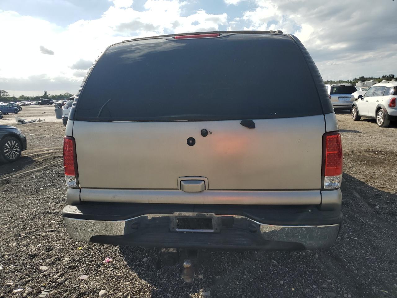 2000 GMC Yukon - Image 6