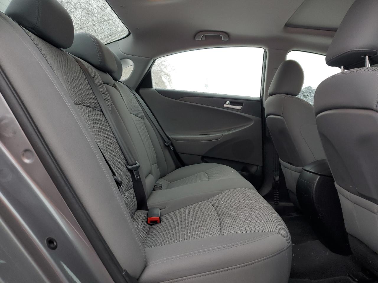 2013 Hyundai Sonata - Image 10