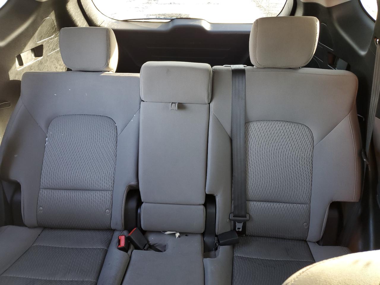 2018 Hyundai Santa Fe - Image 10