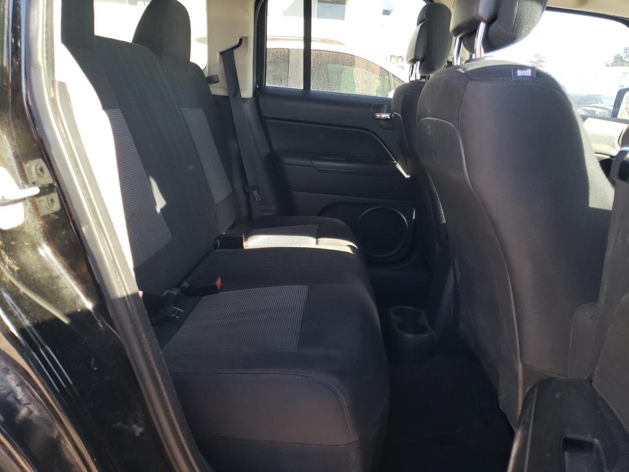 2014 Jeep Liberty (Patriot) - Image 12