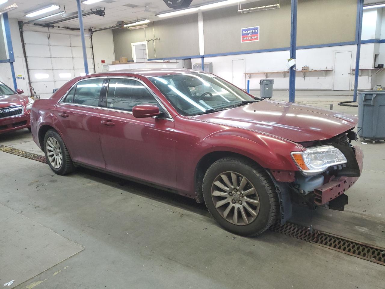 2013 Chrysler 300 - Image 4