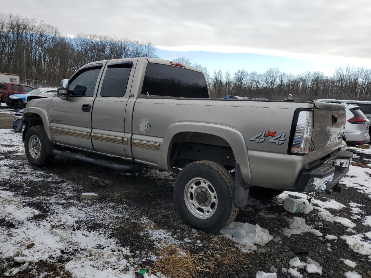 2001 Chevrolet Silverado - Image 2