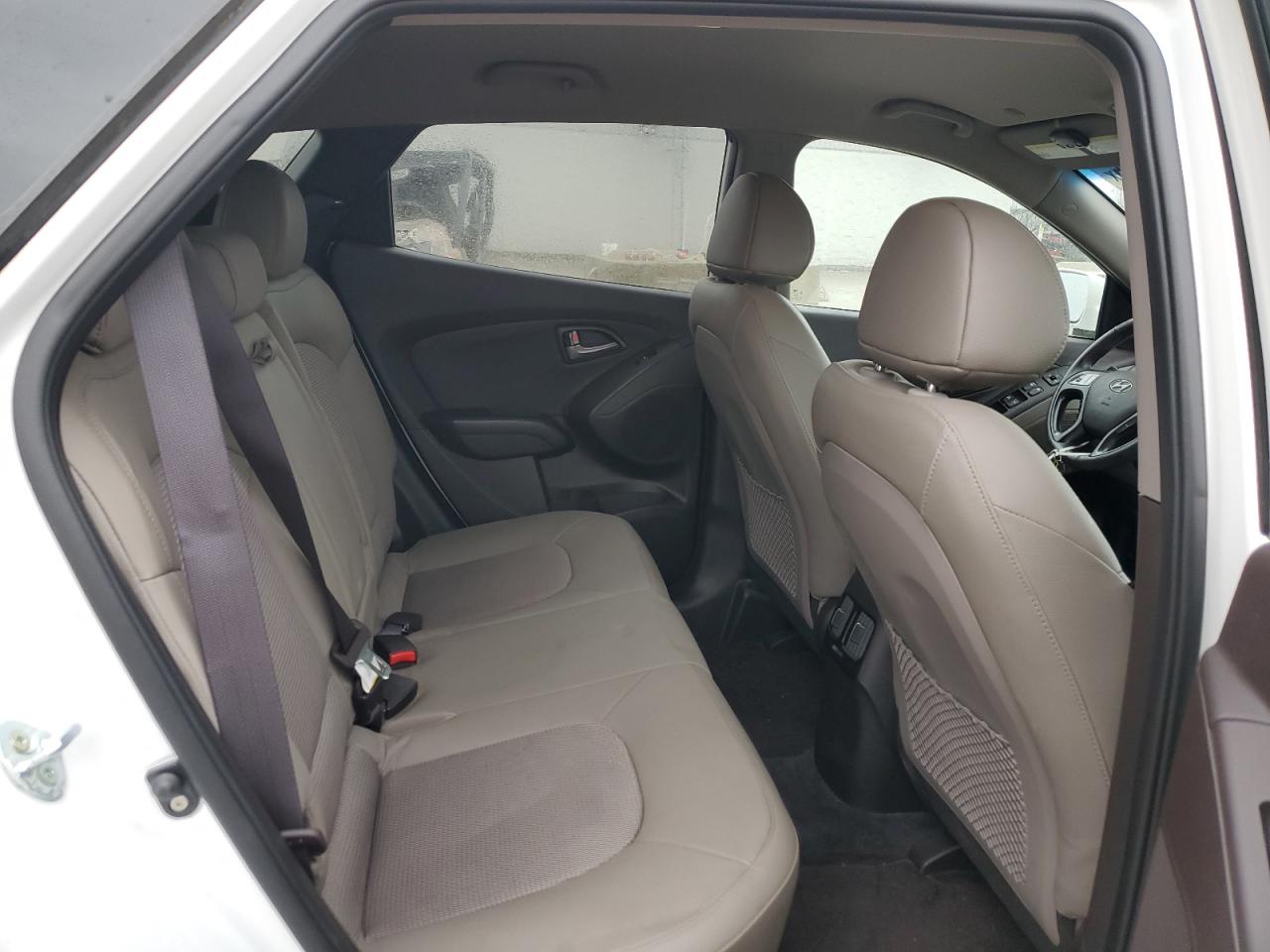 2015 Hyundai Tucson - Image 11