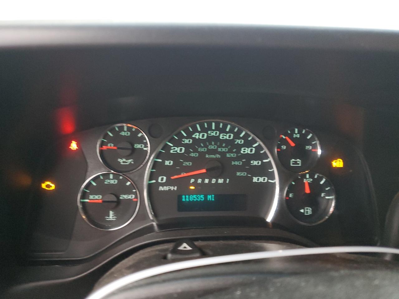 2015 Chevrolet Express - Image 9