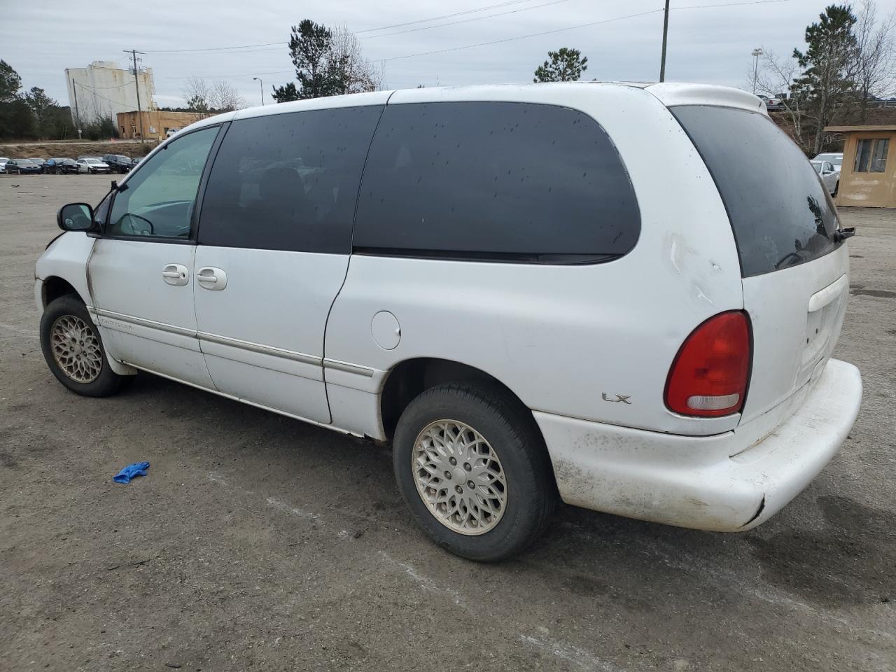 1998 Chrysler Town & Country - Image 2