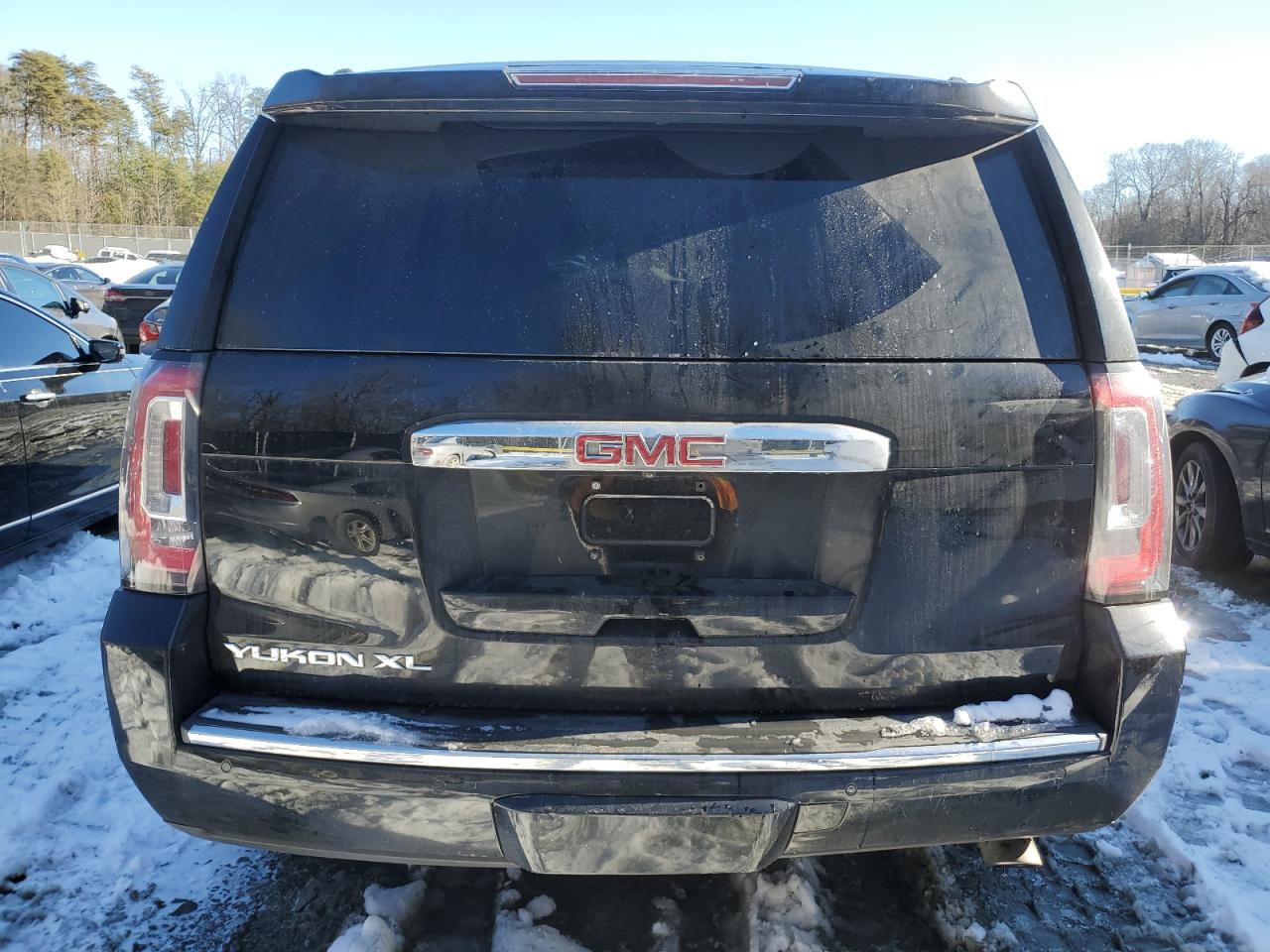2015 GMC Yukon - Image 6