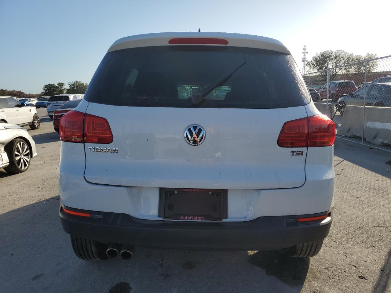 VIN WVGAV7AX0HK031335 2017 VOLKSWAGEN TIGUAN no.6