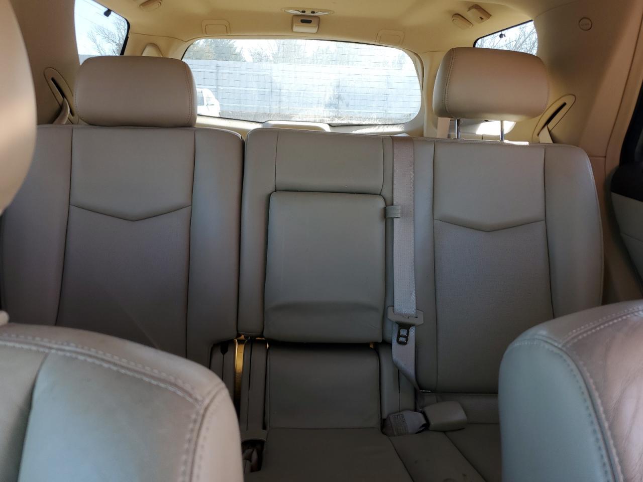 2008 Cadillac SRX - Image 10