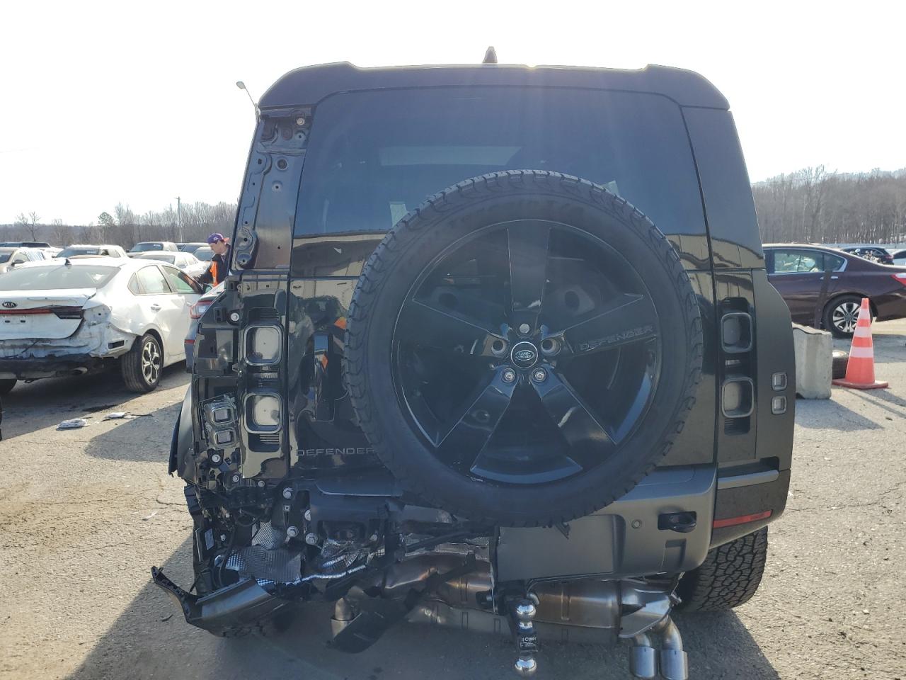 2024 Land Rover Defender - Image 6