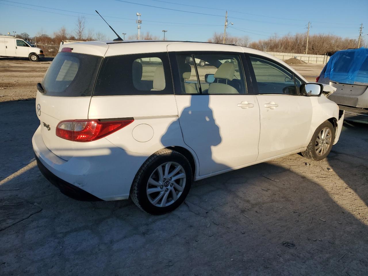 2014 Mazda 5 - Image 3
