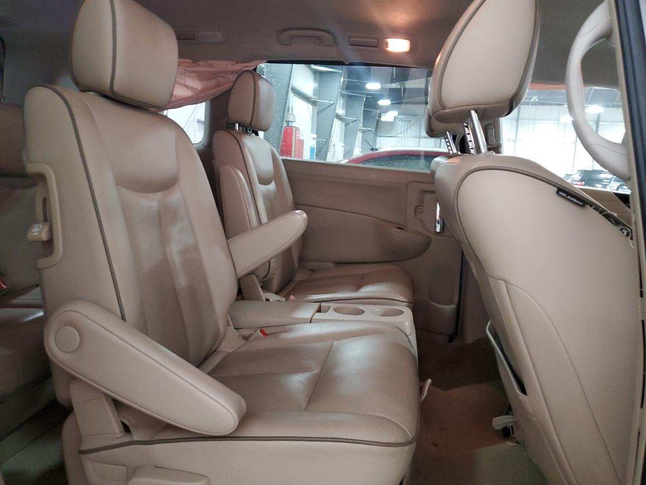 2015 Nissan Quest - Image 11