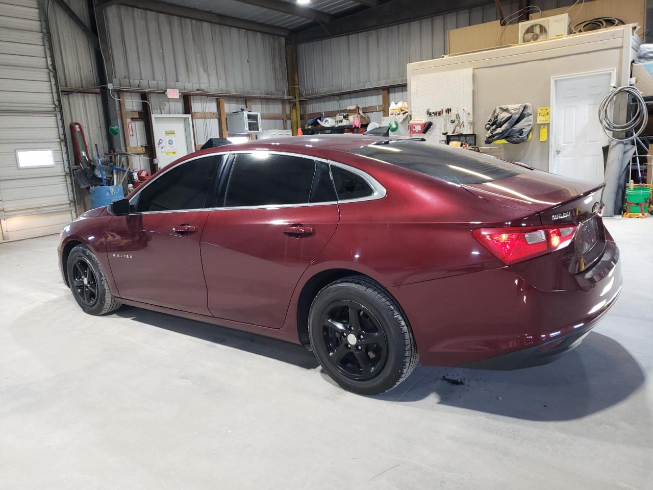 2016 Chevrolet Malibu - Image 2