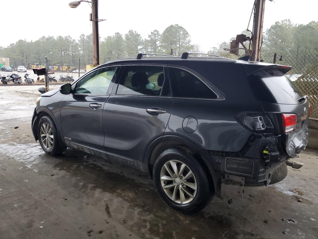 2017 Kia Sorento - Image 2