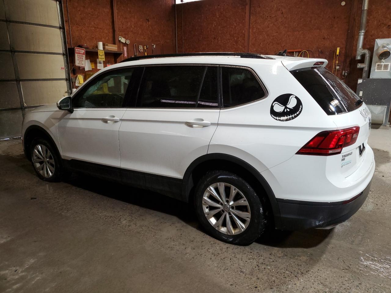 2019 Volkswagen Tiguan - Image 2