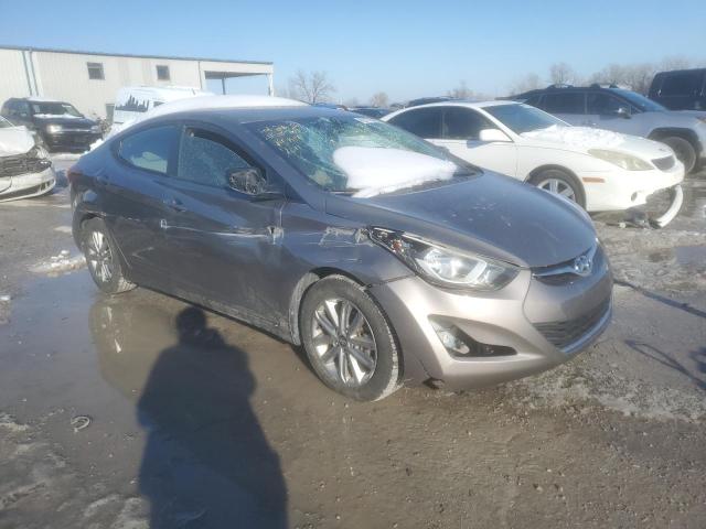  HYUNDAI ELANTRA 2015 Золотой