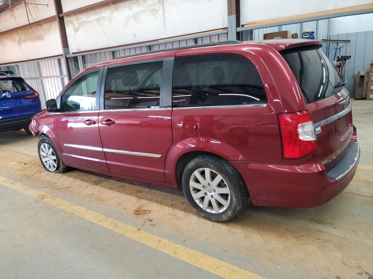 2015 Chrysler Town & Country - Image 2