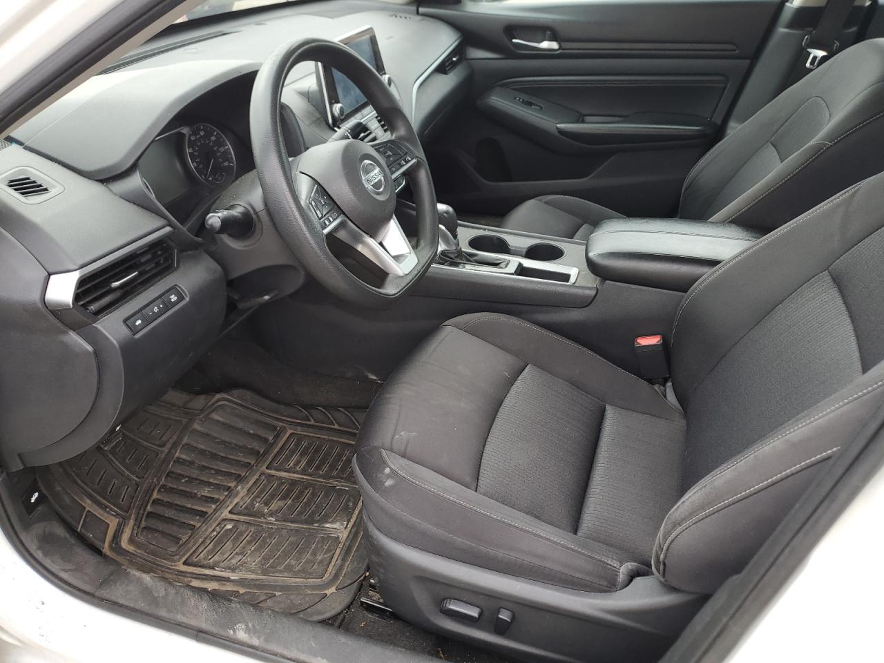 2020 Nissan Altima - Image 7