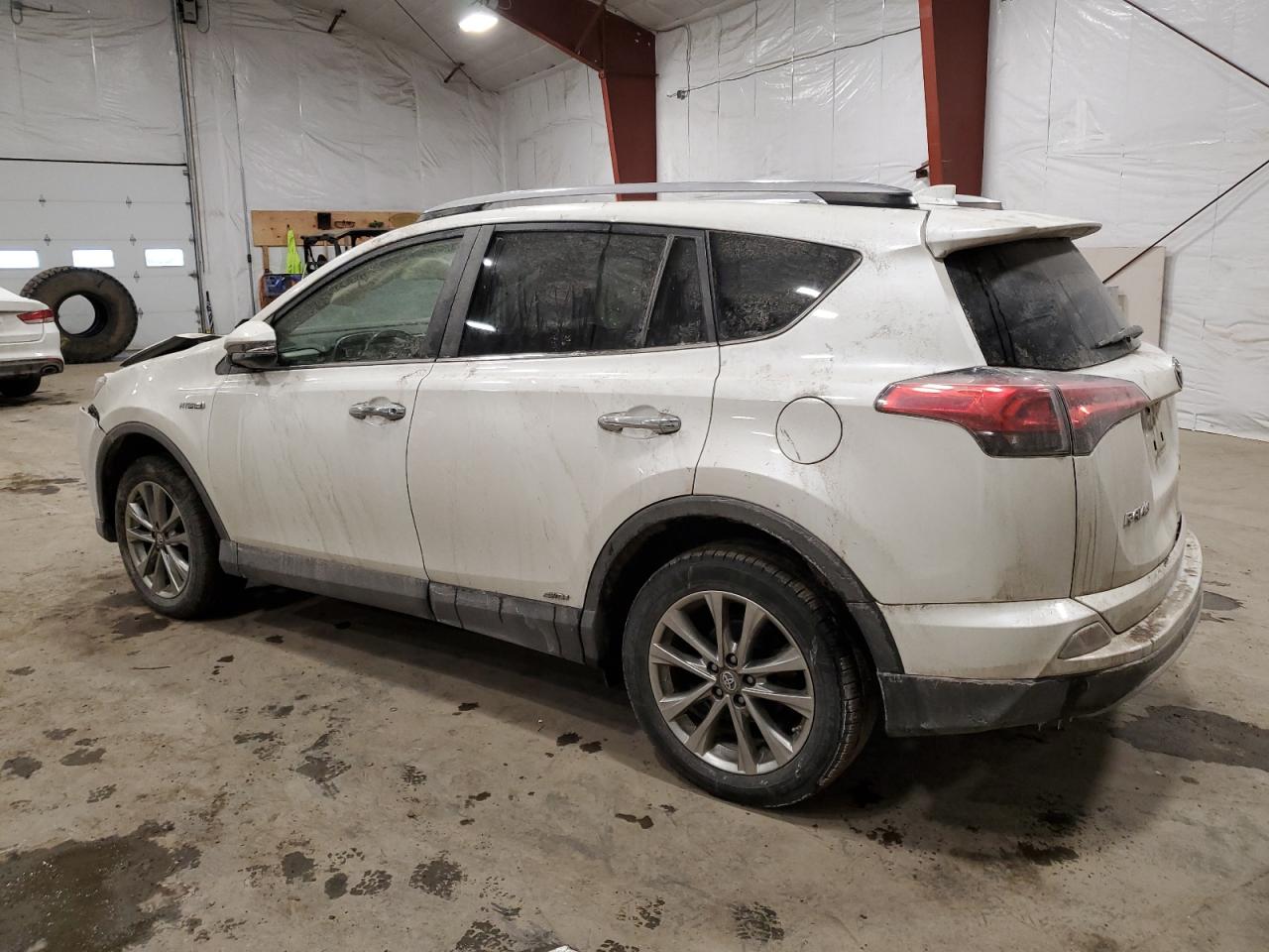 2018 Toyota RAV 4 - Image 2