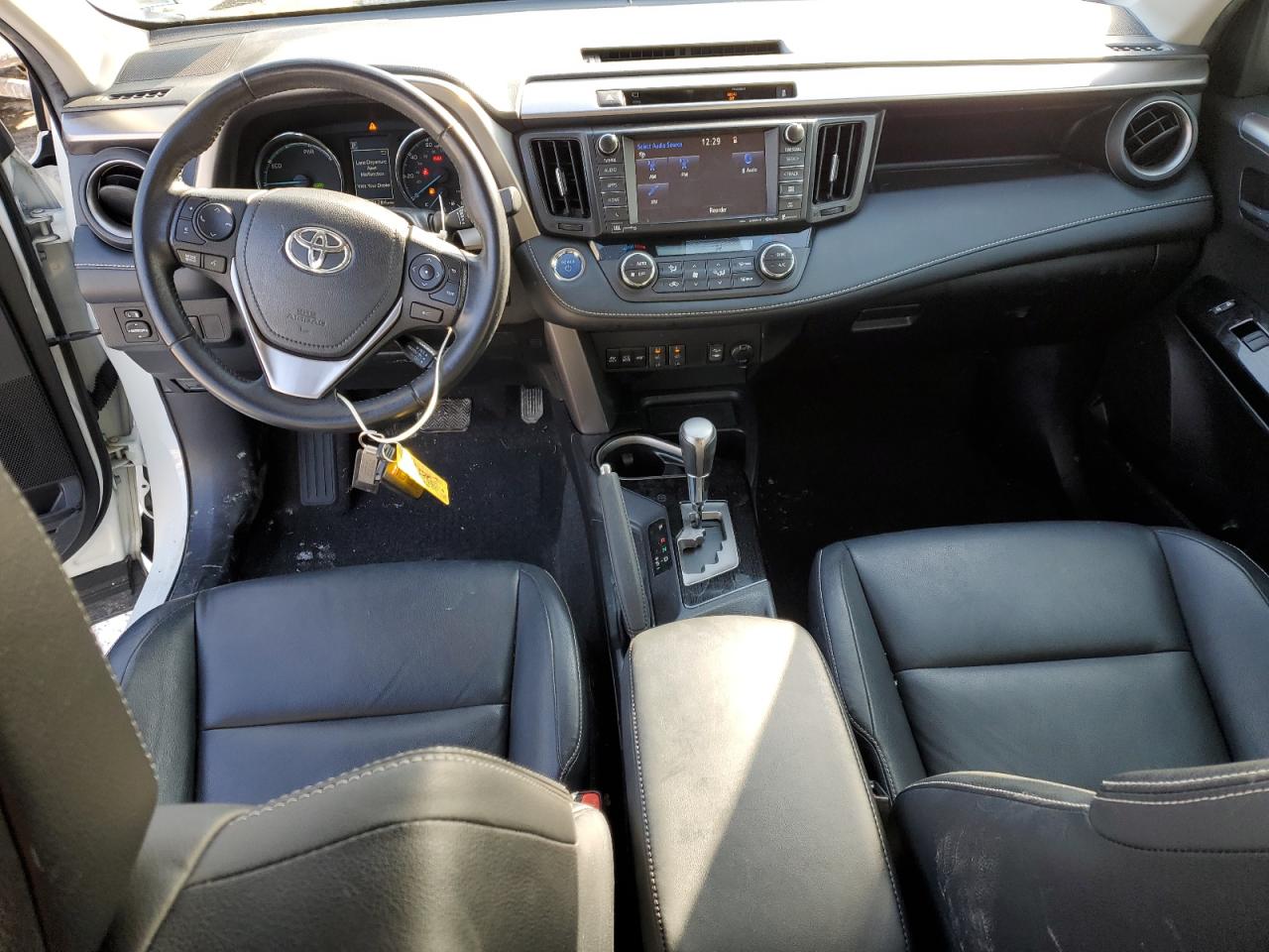 2016 Toyota RAV 4 - Image 8