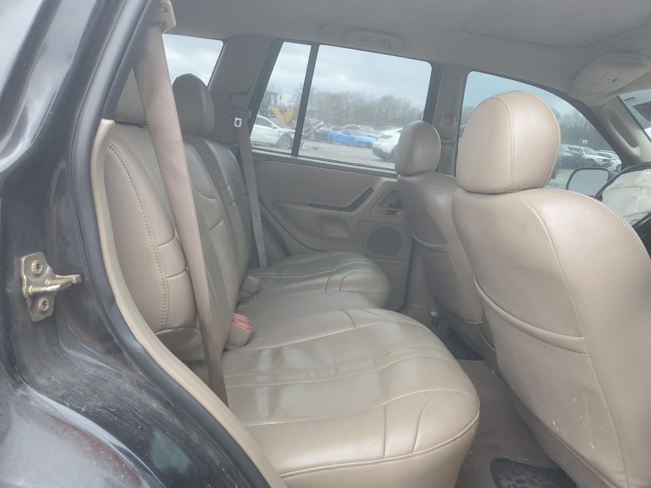 2004 Jeep Grand Cherokee - Image 11