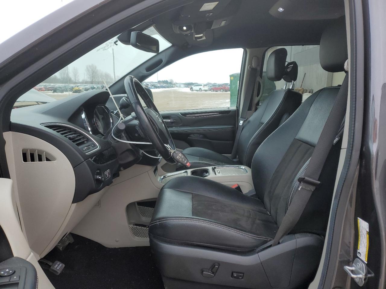 2020 Dodge Caravan - Image 7