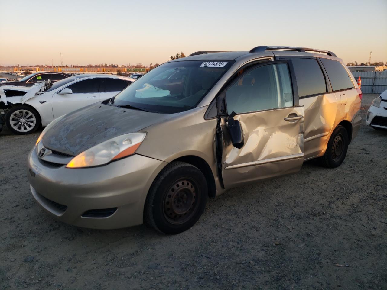 2007 Toyota Sienna - Image 1