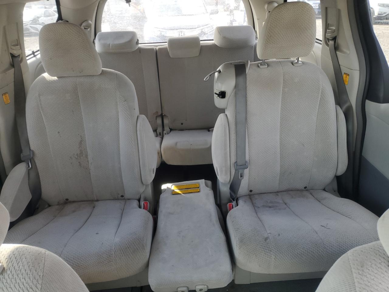 2013 Toyota Sienna - Image 10