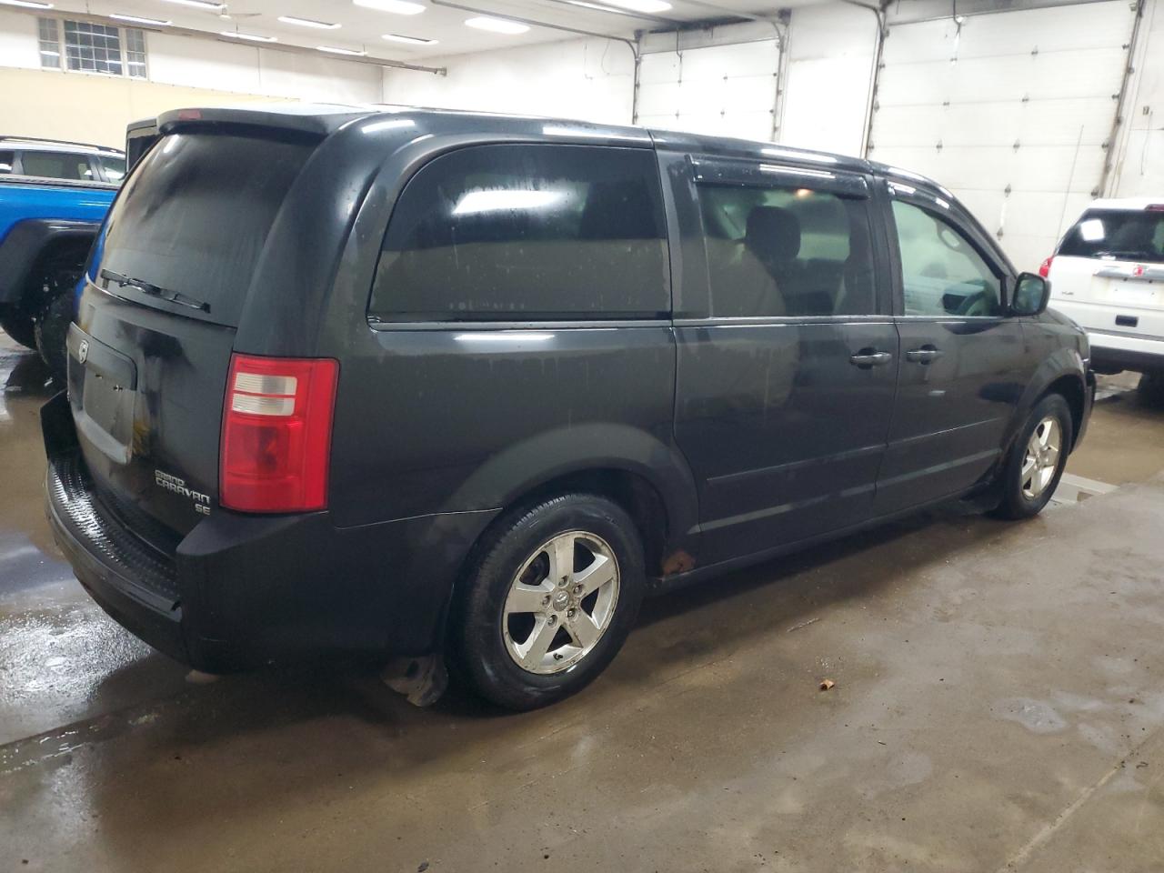 2010 Dodge Caravan - Image 3