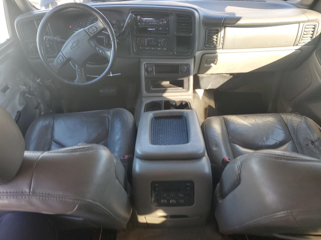 2004 Chevrolet Tahoe - Image 8