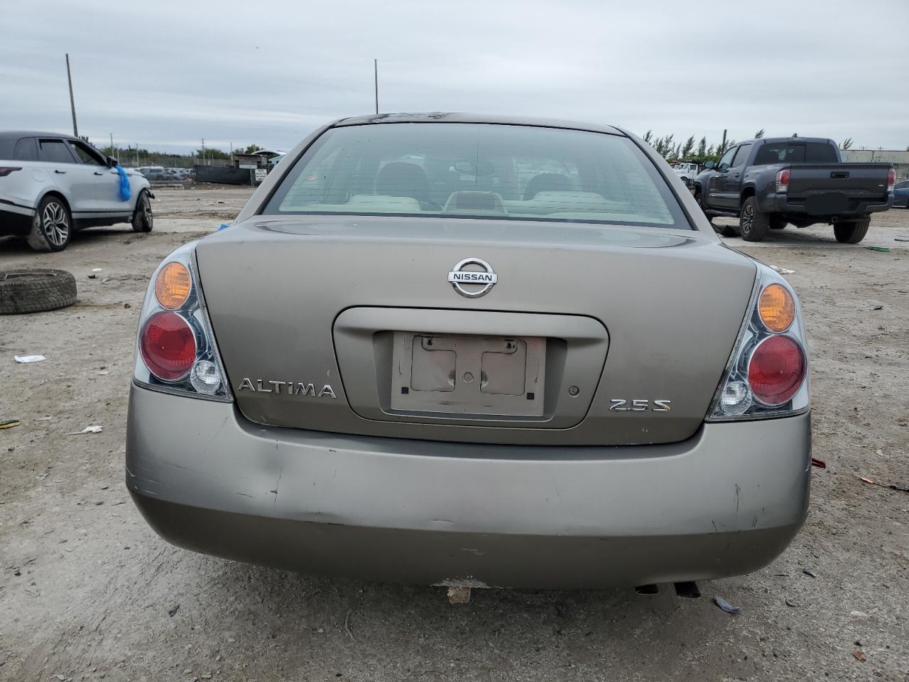 2004 Nissan Altima - Image 6